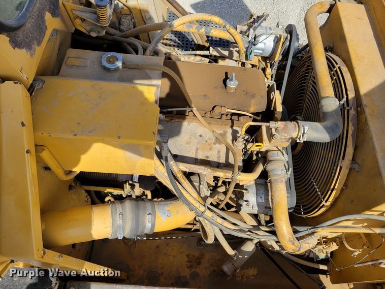 image for item DM8065 1995 Caterpillar D20D  haul truck