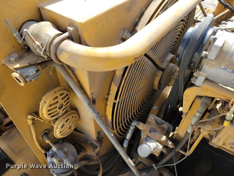 image for item DM8065 1995 Caterpillar D20D  haul truck