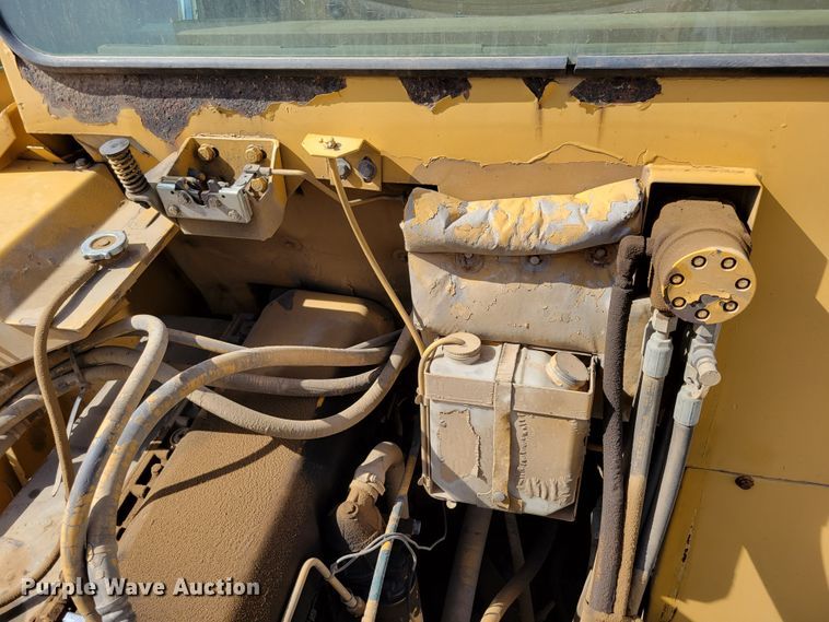 image for item DM8065 1995 Caterpillar D20D  haul truck