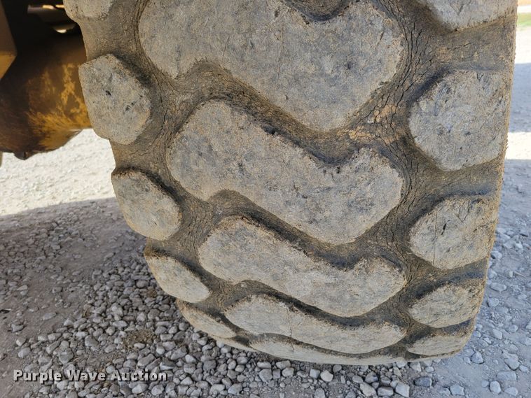 image for item DM8065 1995 Caterpillar D20D  haul truck