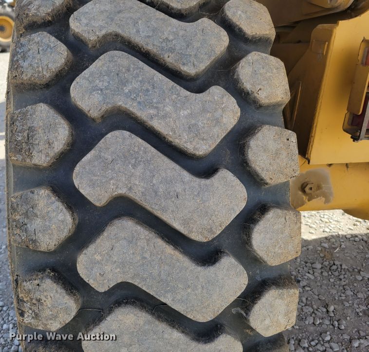 image for item DM8065 1995 Caterpillar D20D  haul truck