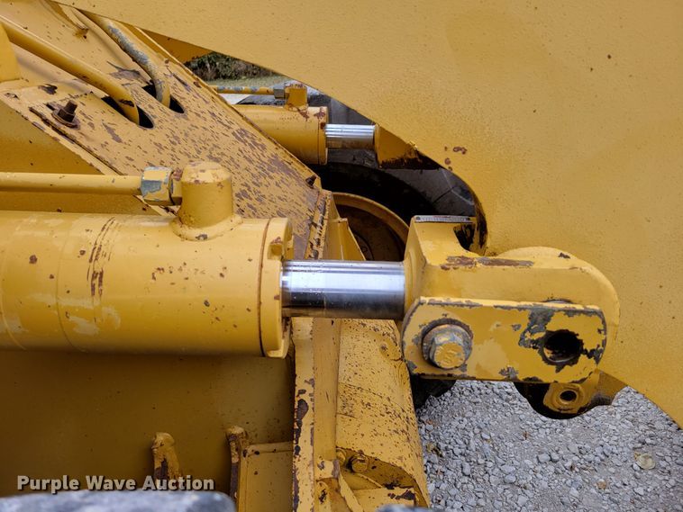 image for item DM8096 2002 Caterpillar 938G wheel loader