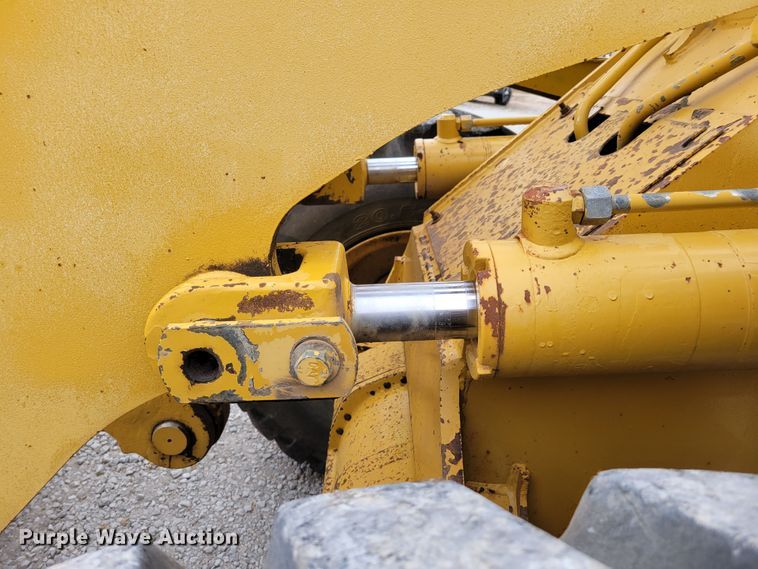 image for item DM8096 2002 Caterpillar 938G wheel loader