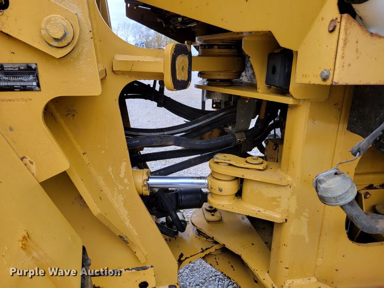 image for item DM8096 2002 Caterpillar 938G wheel loader