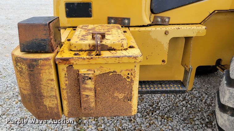 image for item DM8096 2002 Caterpillar 938G wheel loader