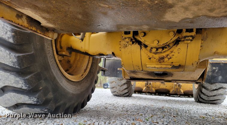 image for item DM8096 2002 Caterpillar 938G wheel loader