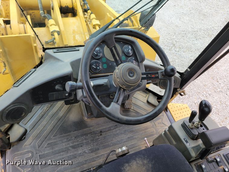 image for item DM8096 2002 Caterpillar 938G wheel loader