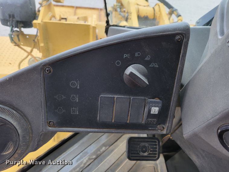 image for item DM8096 2002 Caterpillar 938G wheel loader