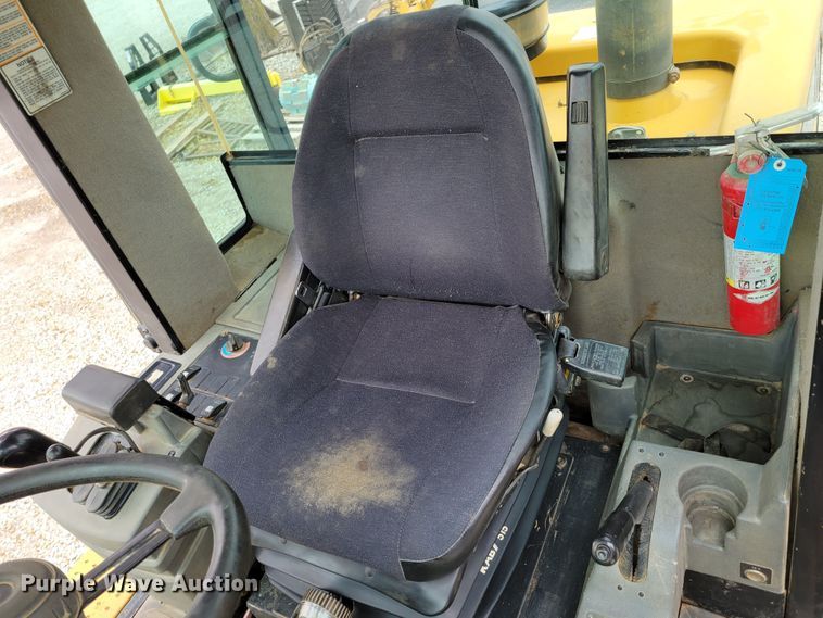 image for item DM8096 2002 Caterpillar 938G wheel loader