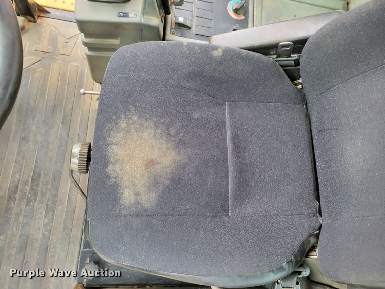 image for item DM8096 2002 Caterpillar 938G wheel loader