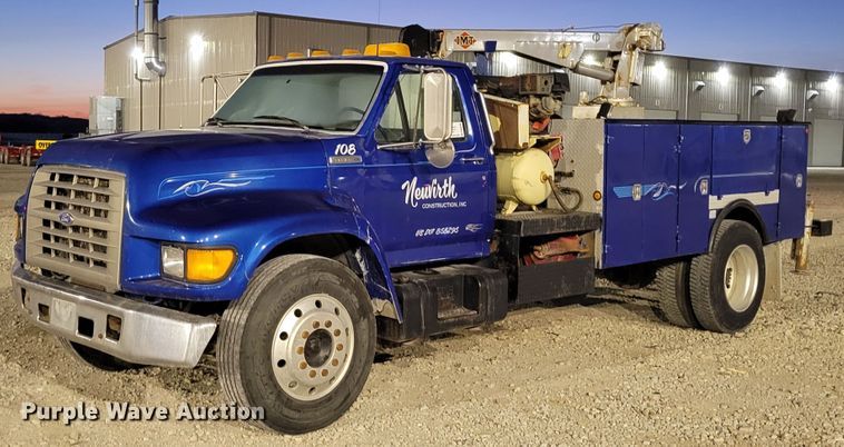 image for item DM8099 1997 Ford F800  utility / service truck