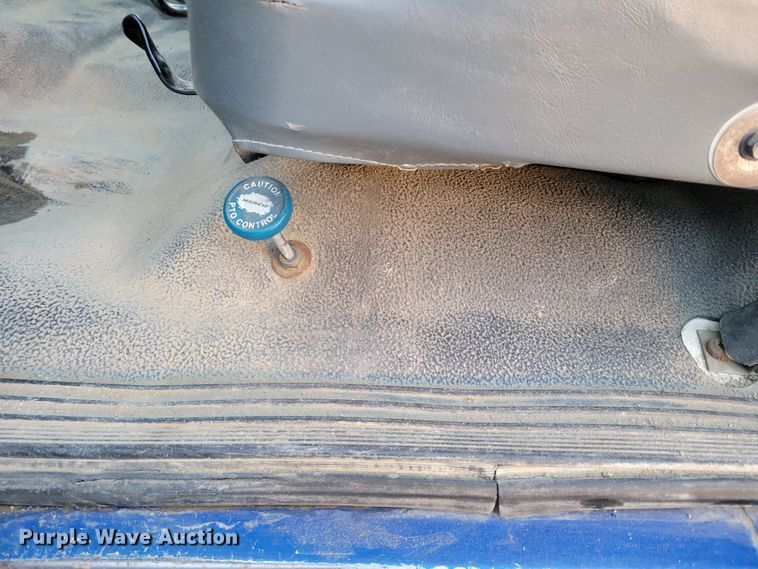 image for item DM8099 1997 Ford F800  utility / service truck