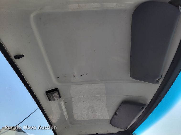 image for item DM8099 1997 Ford F800  utility / service truck