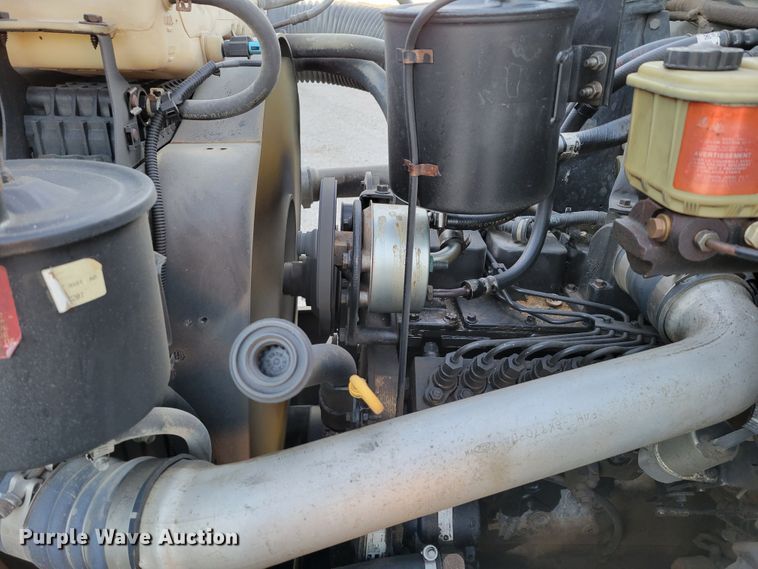 image for item DM8099 1997 Ford F800  utility / service truck