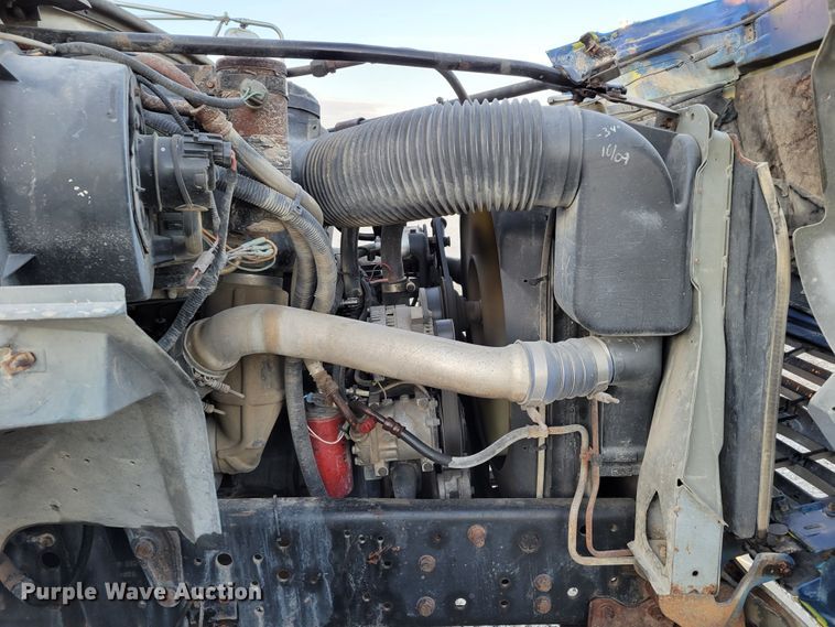 image for item DM8099 1997 Ford F800  utility / service truck