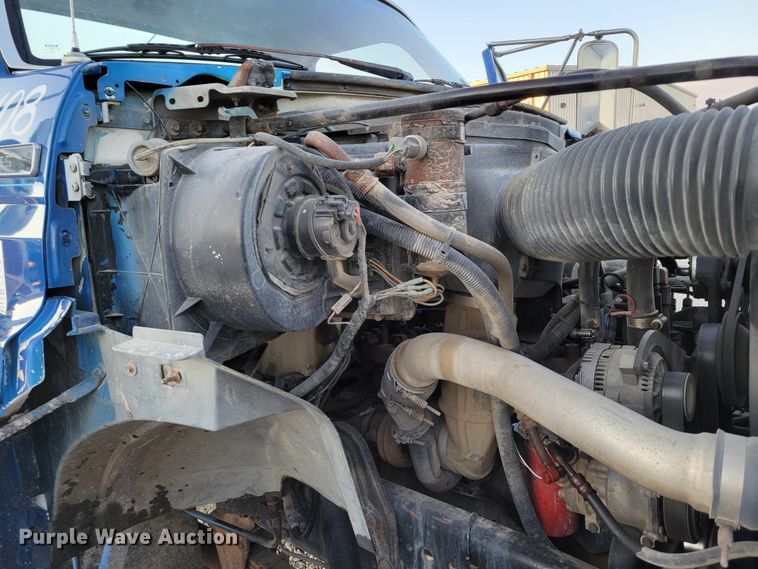 image for item DM8099 1997 Ford F800  utility / service truck