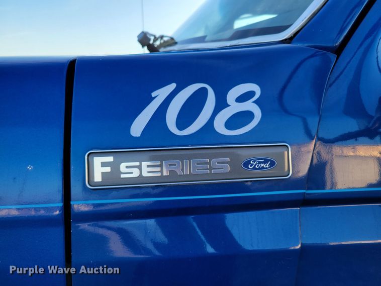 image for item DM8099 1997 Ford F800  utility / service truck