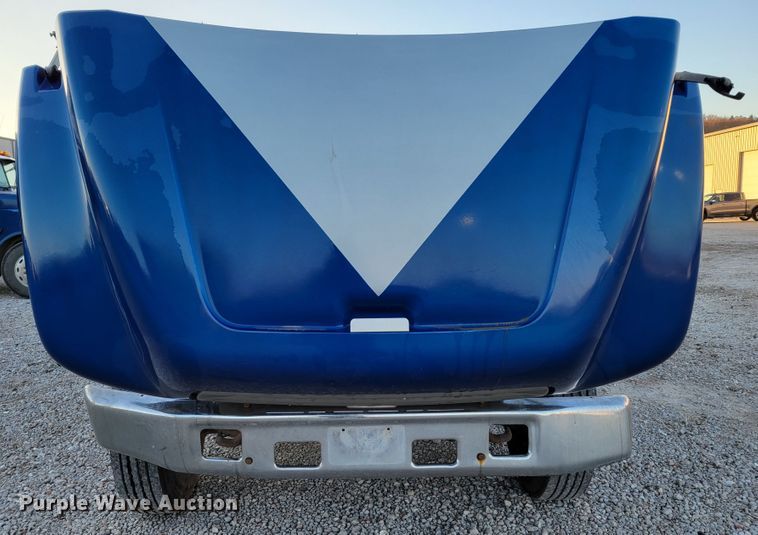 image for item DM8099 1997 Ford F800  utility / service truck