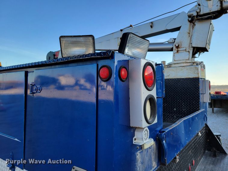 image for item DM8099 1997 Ford F800  utility / service truck