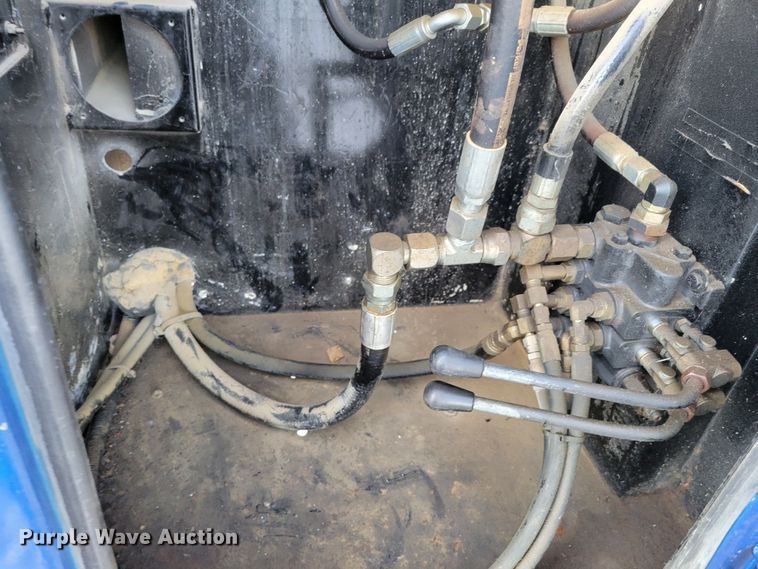 image for item DM8099 1997 Ford F800  utility / service truck