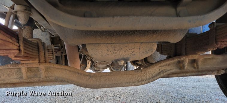 image for item DM8099 1997 Ford F800  utility / service truck