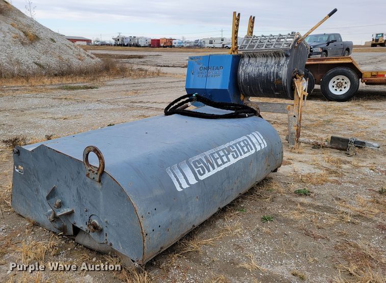 image for item DM8105 (2) pieces of construction equipment