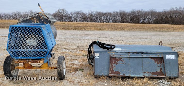 image for item DM8105 (2) pieces of construction equipment