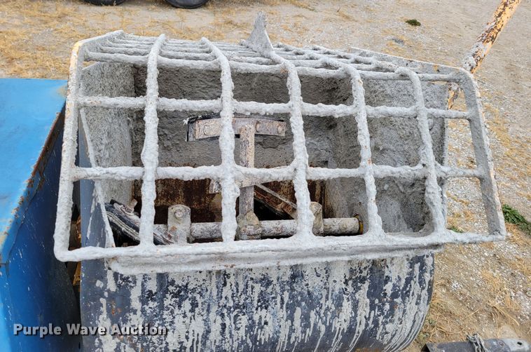 image for item DM8105 (2) pieces of construction equipment