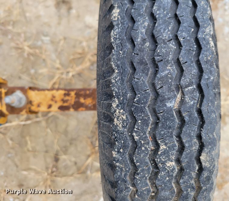 image for item DM8105 (2) pieces of construction equipment