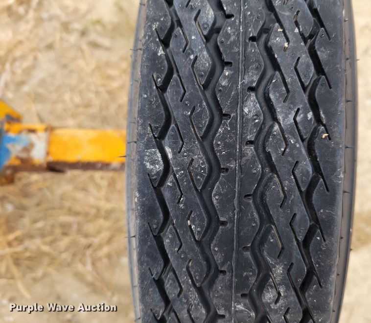 image for item DM8105 (2) pieces of construction equipment