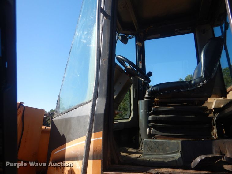 image for item DO1646 2004 Case 621D  wheel loader