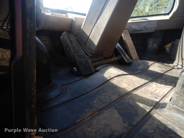 image for item DO1646 2004 Case 621D  wheel loader