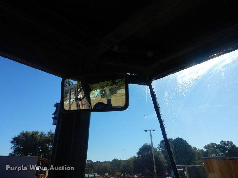 image for item DO1646 2004 Case 621D  wheel loader