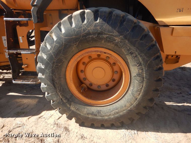 image for item DO1646 2004 Case 621D  wheel loader