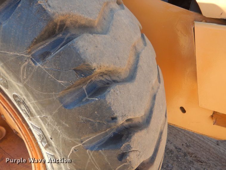 image for item DO1646 2004 Case 621D  wheel loader