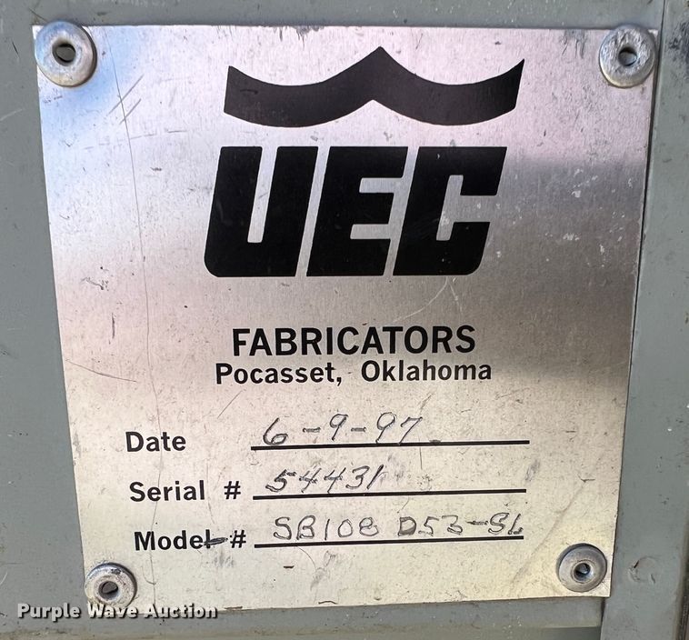 image for item DO8858 1997 Chevrolet C3500  bucket truck