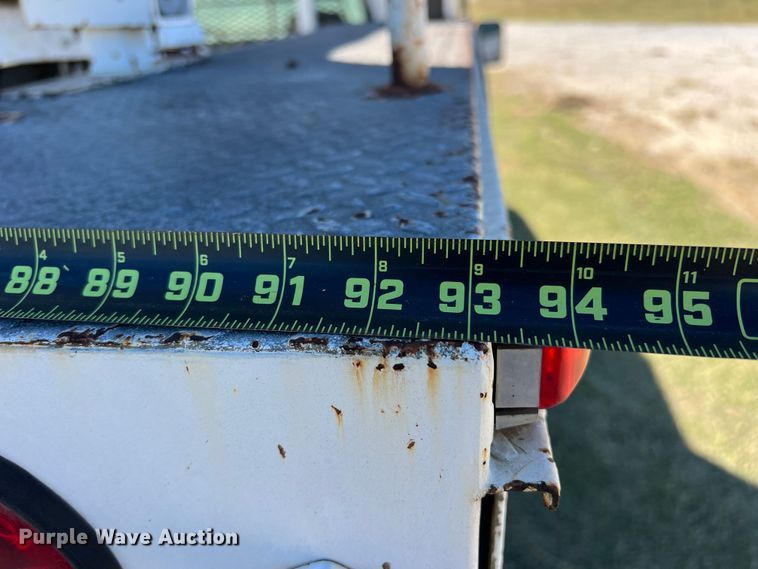 image for item DO8858 1997 Chevrolet C3500  bucket truck