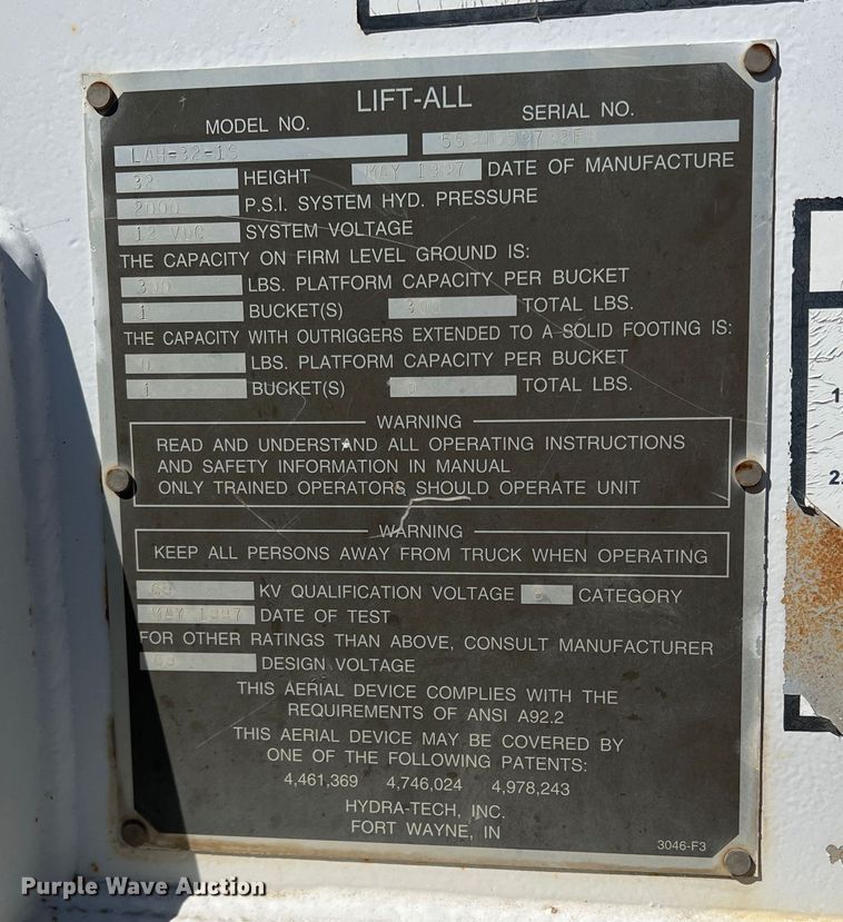 image for item DO8858 1997 Chevrolet C3500  bucket truck