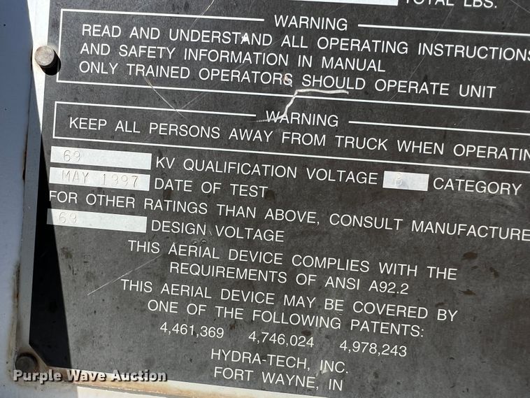 image for item DO8858 1997 Chevrolet C3500  bucket truck