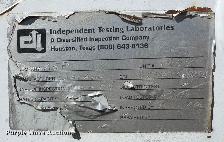 image for item DO8858 1997 Chevrolet C3500  bucket truck