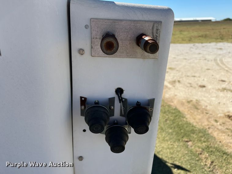 image for item DO8858 1997 Chevrolet C3500  bucket truck