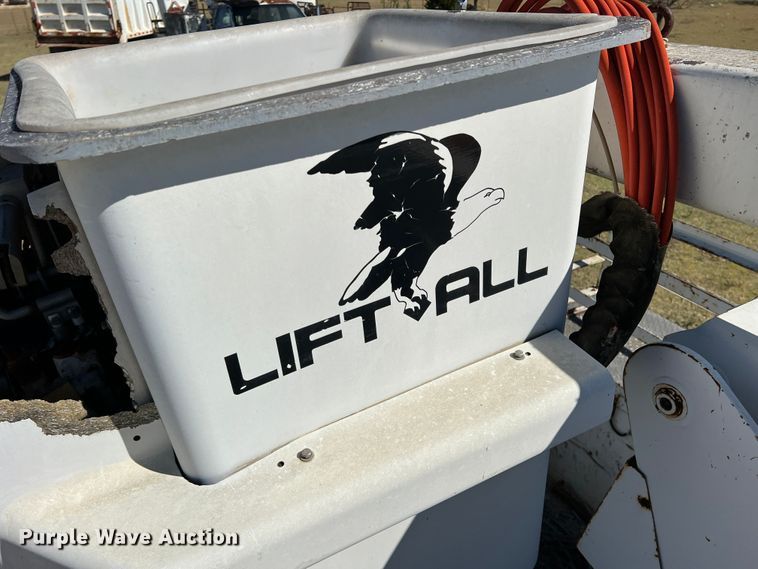 image for item DO8858 1997 Chevrolet C3500  bucket truck