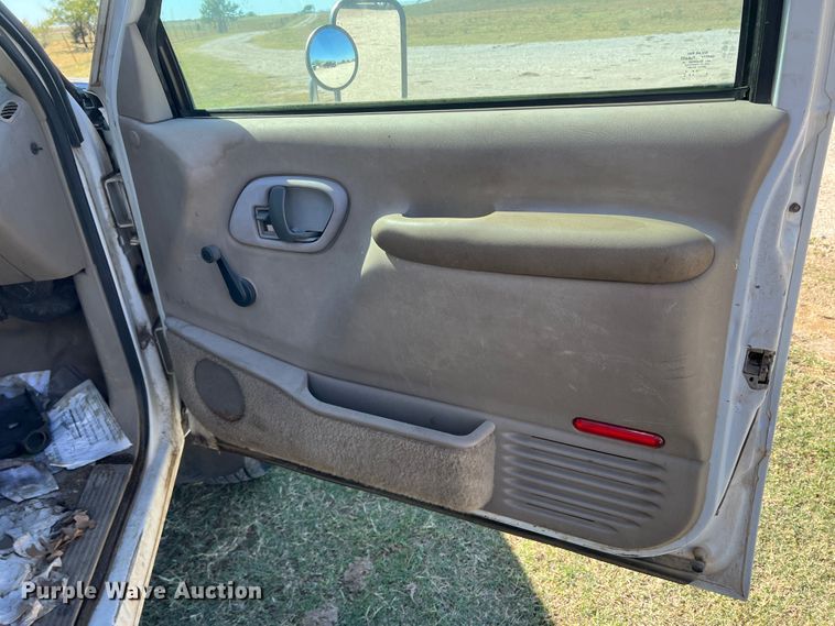 image for item DO8858 1997 Chevrolet C3500  bucket truck