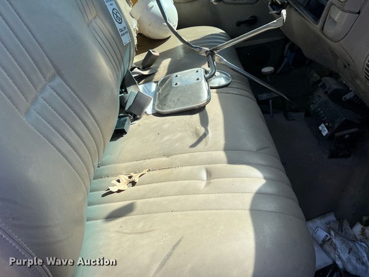 image for item DO8858 1997 Chevrolet C3500  bucket truck