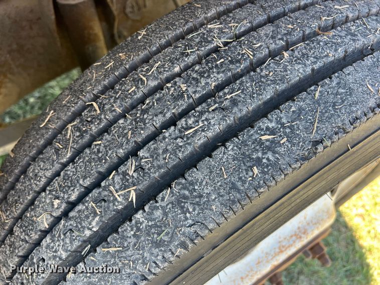 image for item DO8858 1997 Chevrolet C3500  bucket truck