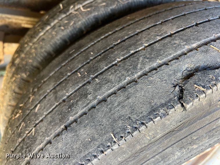 image for item DO8858 1997 Chevrolet C3500  bucket truck