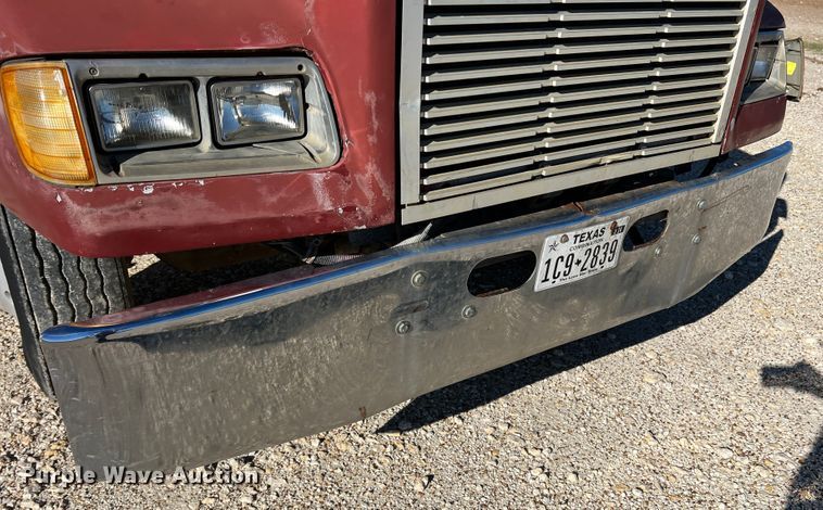 image for item DO8859 1992 Freightliner FLD  flatbed truck