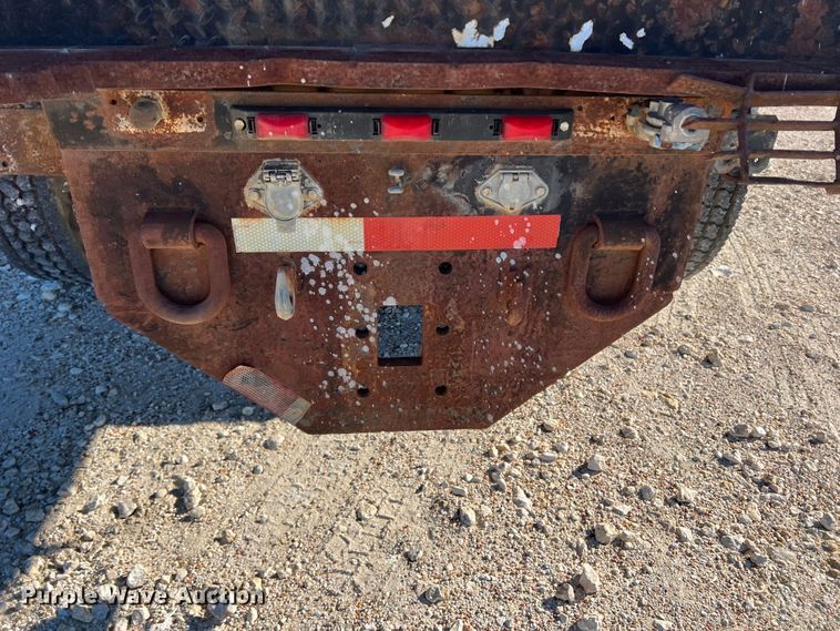 image for item DO8859 1992 Freightliner FLD  flatbed truck