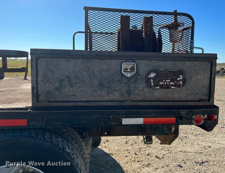 image for item DO8859 1992 Freightliner FLD  flatbed truck