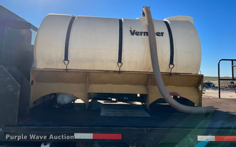 image for item DO8859 1992 Freightliner FLD  flatbed truck